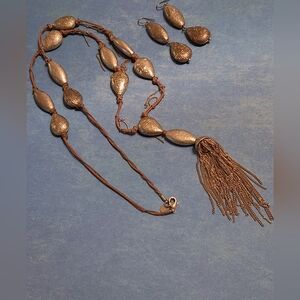 Elegant Gold Jewelry Set with Tassel